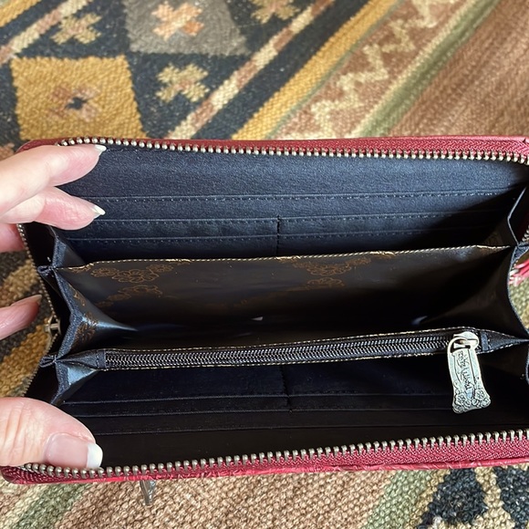 Trinity Ranch Red Tooled Leather Wallet - Picture 3 of 6